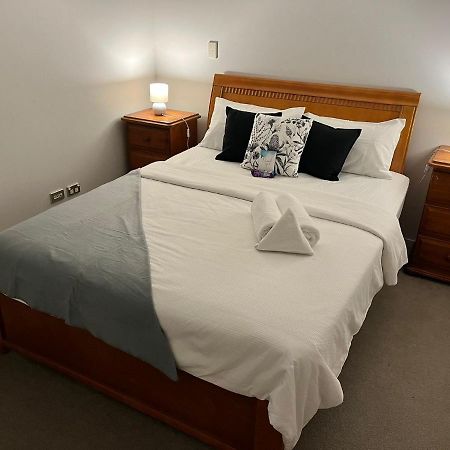Free Wifi!! Spacious 1-Bedroom Apt, Auckland Cbd Exterior foto